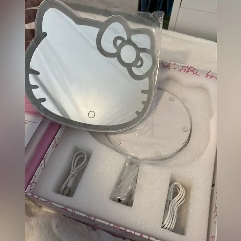 Hello Kitty LED Rechargeable Makeup Mirror + Wireless Compact Bundle - Picture 9 of 9